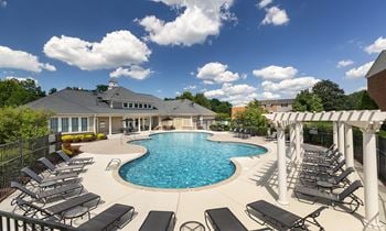 Resort-style pool and sundeck with wi-fi
